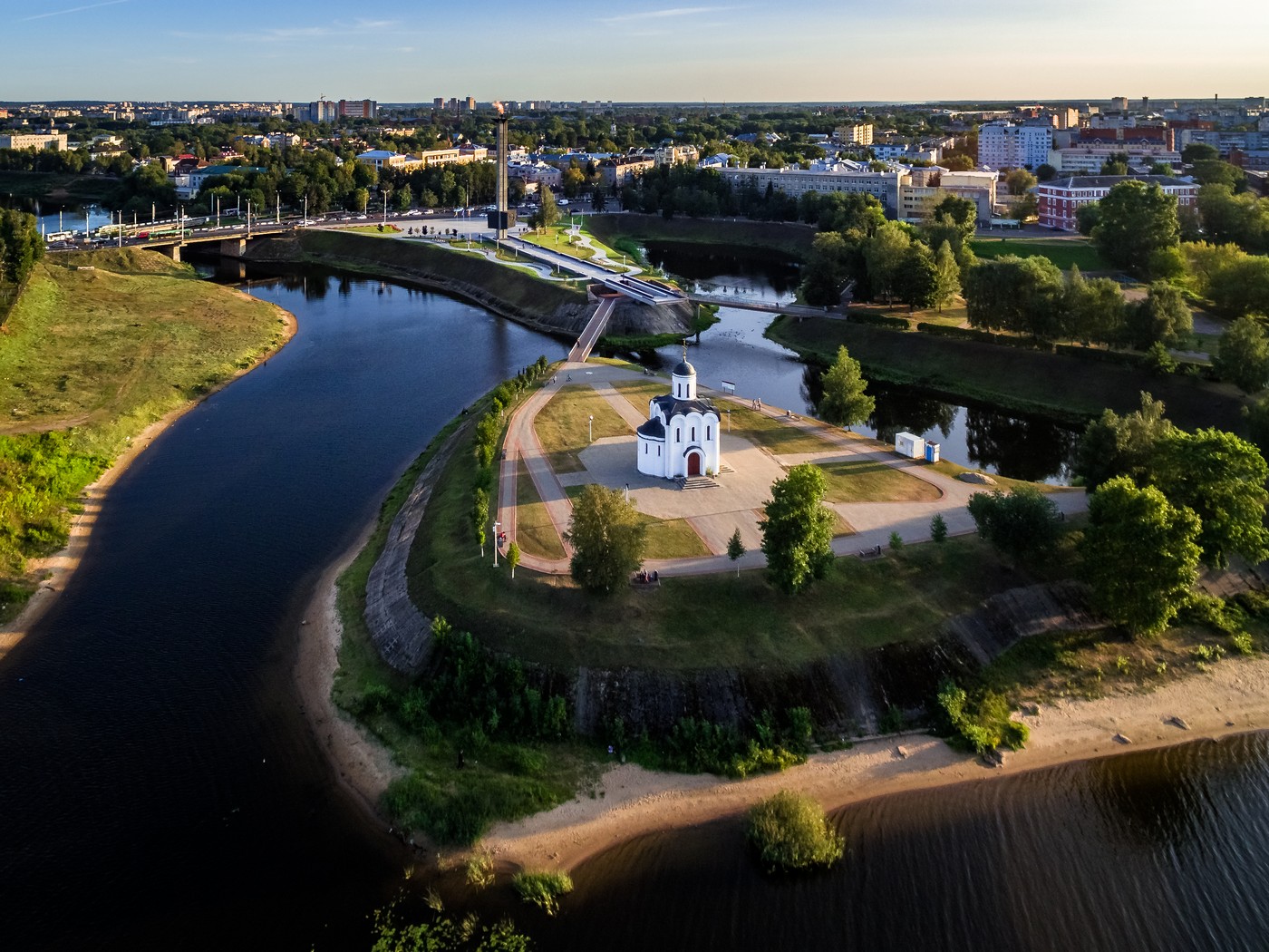 Г тверская. Городской округ город Тверь. Современная Тверь. Версальский трезубец Тверь. Волга Тверца и Тьмака.