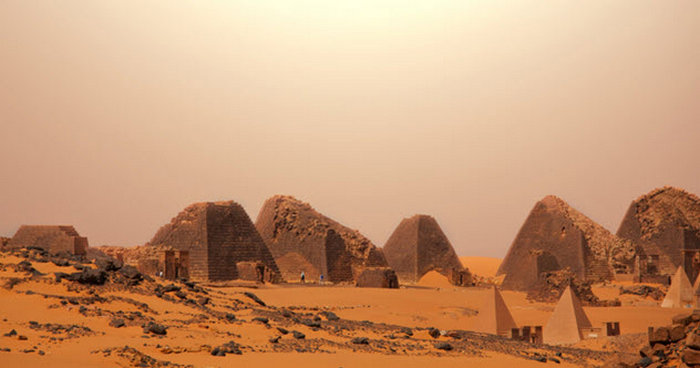 Пирамид в Судане больше, чем в Египте.